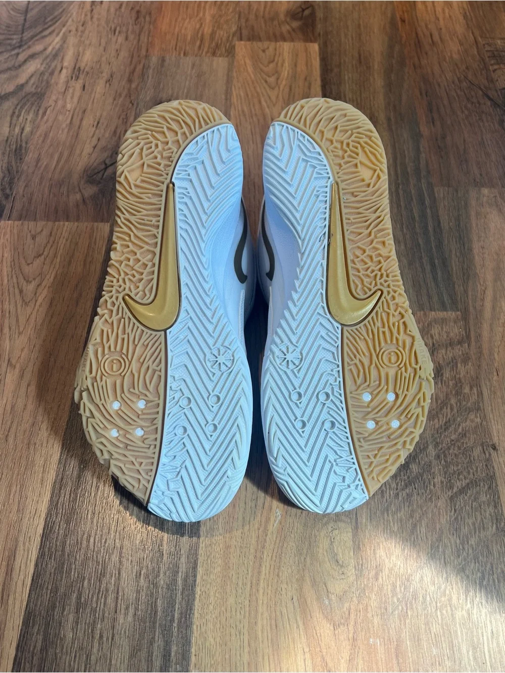 Nike HyperAce 3, Metallic Gold, Size 6, Like New